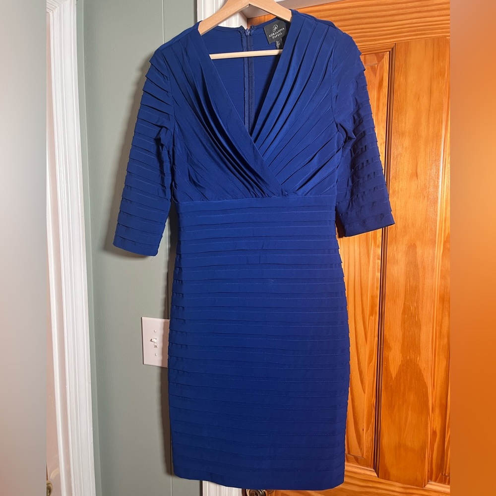Blue Adrianna Papell v-neck Dress Size 8